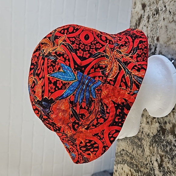 Reversible bucket hat - Picture 2 of 3